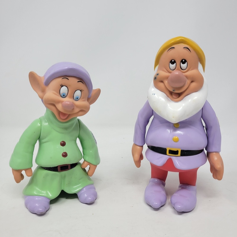 Disney Action Figure Snow White and Seven Dwarfs Sneezy Dopey Thailand 6in